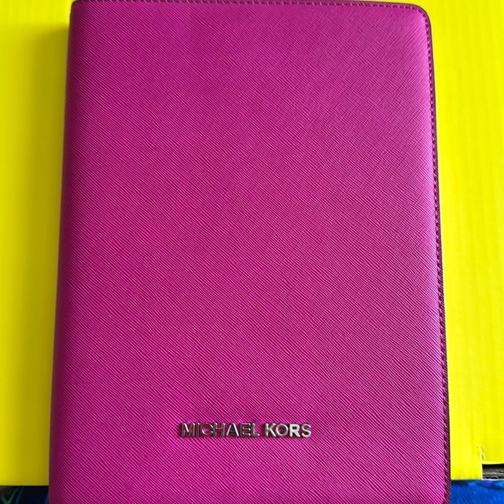 NWT Michael kors Ipad case
